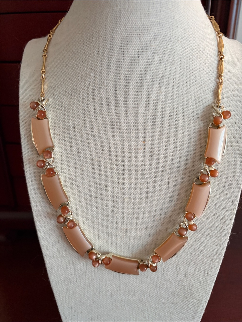 Vintage Peach Thermoset Necklace